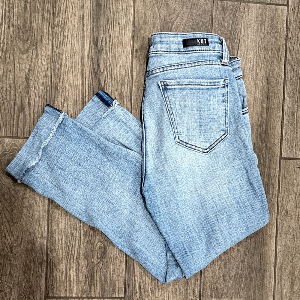 Kut from the Kloth Women's Mid Rise Distressed Crop Jeans